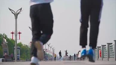跑步青春活力锻炼一群人跑步视频的预览图
